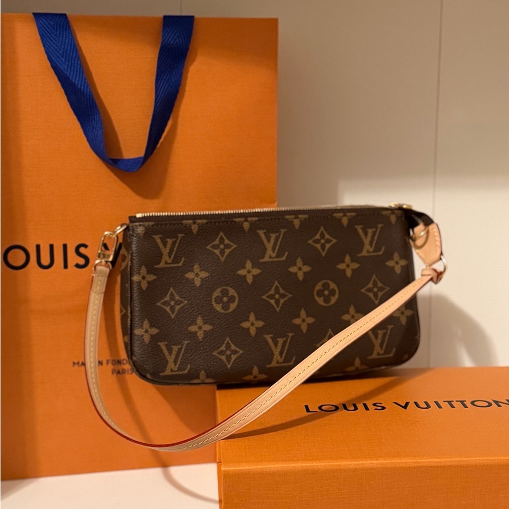 Louis Vuitton shoulder bag